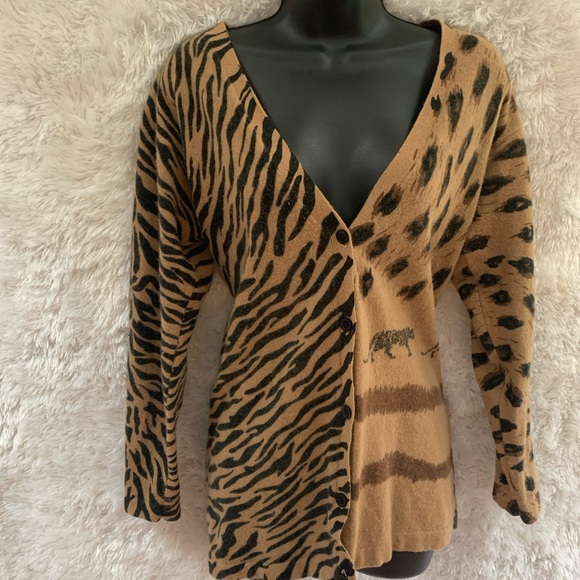 Vintage Nouveau Monde Angora Hair/LambsWool Blend Button Down Sweater! - Picture 2 of 5